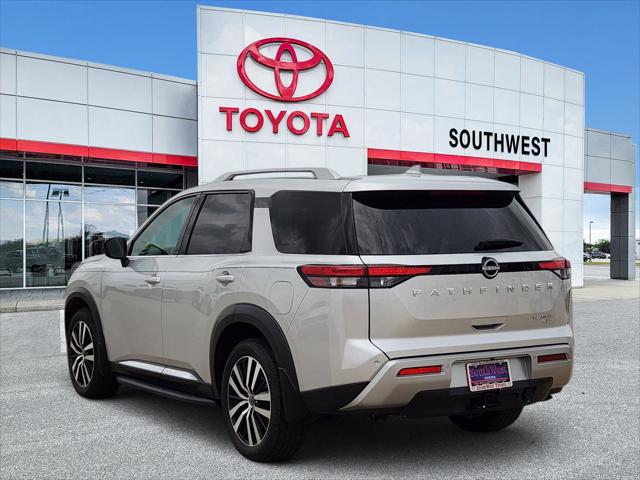 2025 Nissan Pathfinder Platinum 4WD