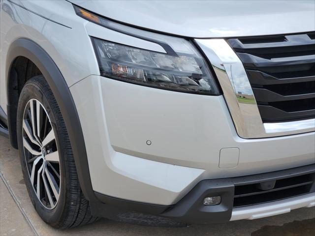 2025 Nissan Pathfinder Platinum 4WD