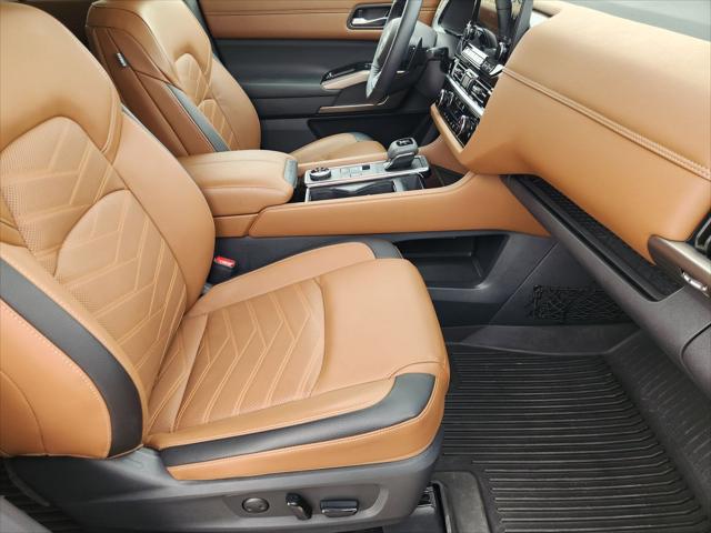 2025 Nissan Pathfinder Platinum 4WD