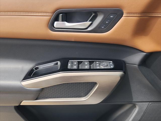 2025 Nissan Pathfinder Platinum 4WD