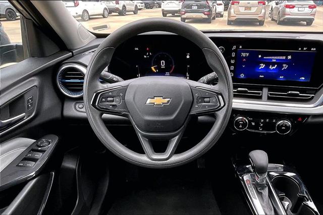 2025 Chevrolet Trax FWD LT