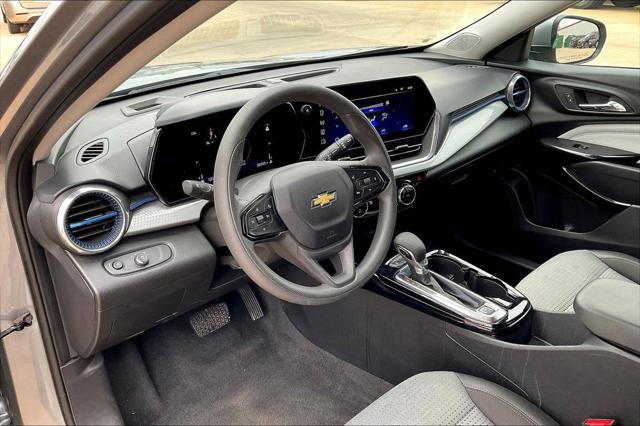 2025 Chevrolet Trax FWD LT