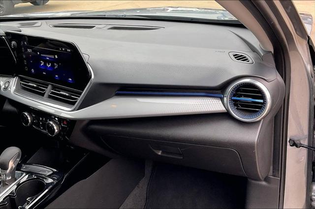 2025 Chevrolet Trax FWD LT