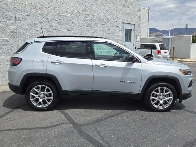 2024 Jeep Compass Latitude Lux FWD