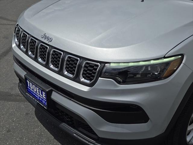 2024 Jeep Compass Latitude Lux FWD
