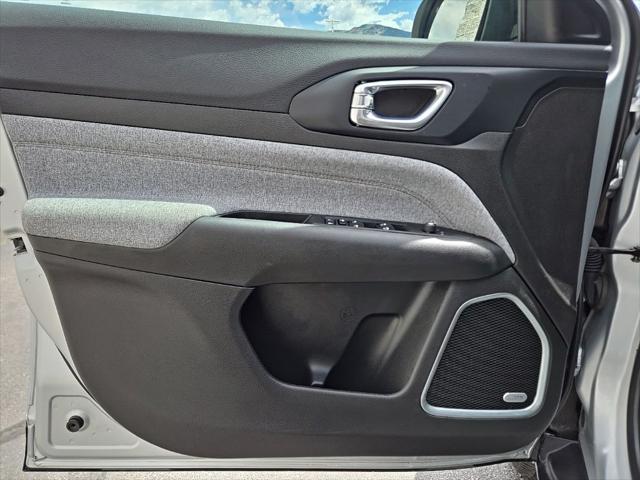 2024 Jeep Compass Latitude Lux FWD