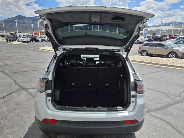 2024 Jeep Compass Latitude Lux FWD