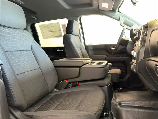 2026 GMC Sierra 2500HD Crew Cab, Standard Bed, Pro, 4WD