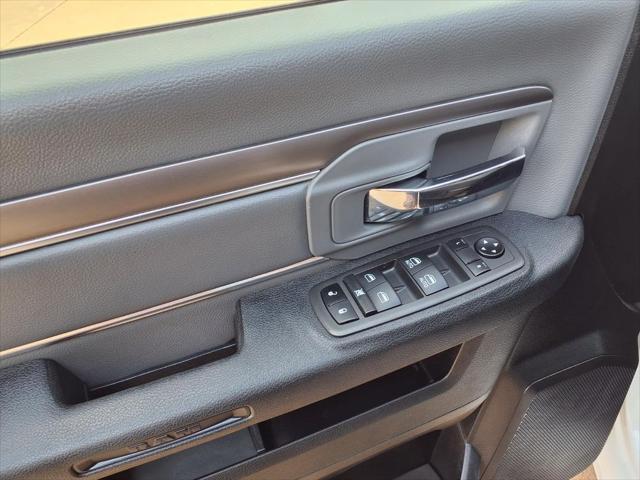 2022 Ram 1500 Classic SLT Crew Cab 4x2 5'7" Box