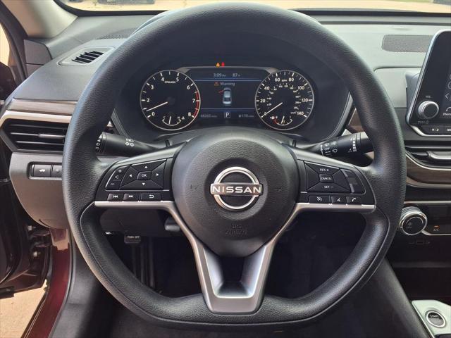 2024 Nissan Altima SV FWD