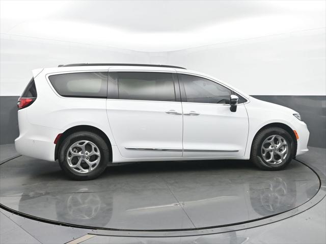 2023 Chrysler Pacifica Limited AWD