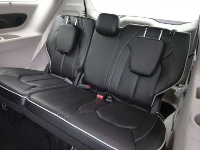 2023 Chrysler Pacifica Limited AWD