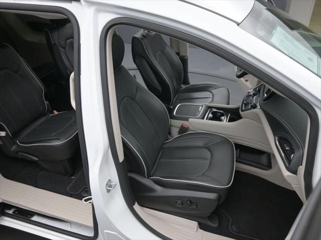 2023 Chrysler Pacifica Limited AWD