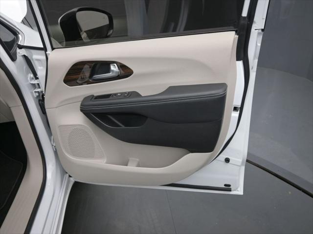 2023 Chrysler Pacifica Limited AWD