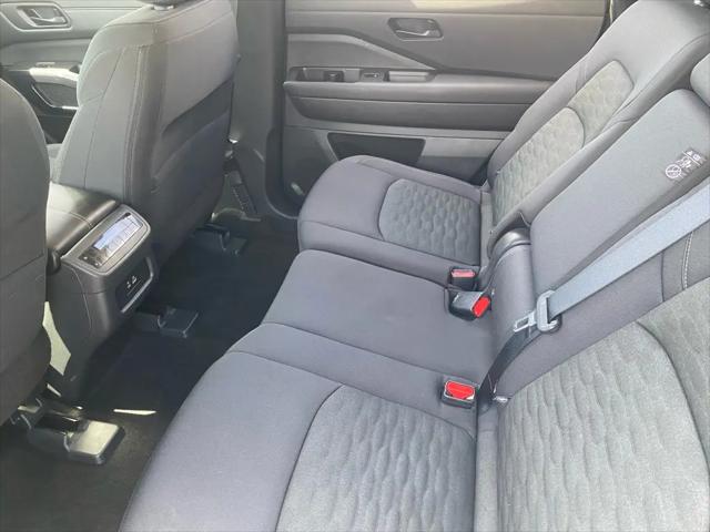 2025 Nissan Pathfinder SV FWD