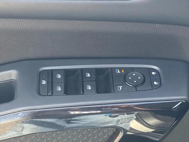 2025 Nissan Pathfinder SV FWD