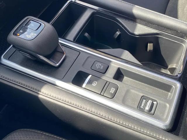 2025 Nissan Pathfinder SV FWD