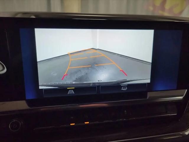 2023 Chevrolet Silverado 1500 4WD Crew Cab Short Bed LT with 2FL