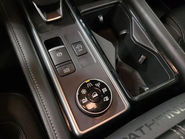 2024 Nissan Pathfinder SL 4WD