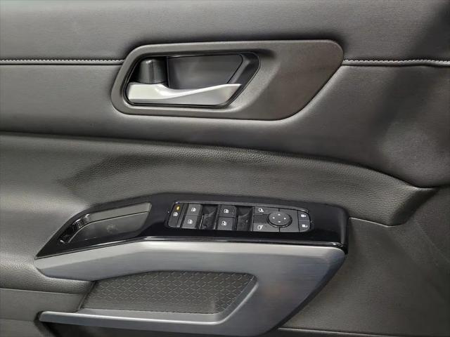 2024 Nissan Pathfinder SL 4WD