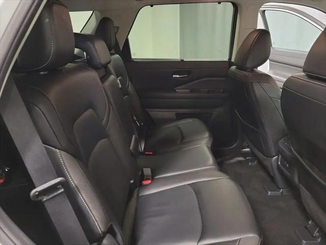 2024 Nissan Pathfinder SL 4WD