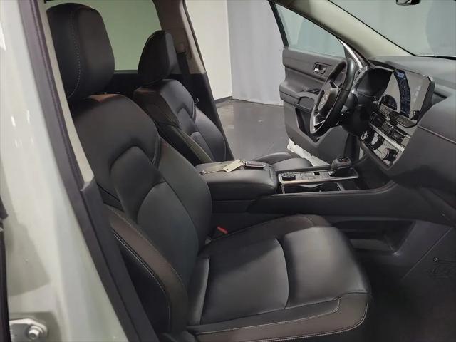 2024 Nissan Pathfinder SL 4WD