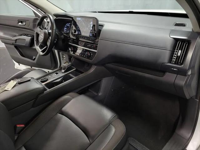 2024 Nissan Pathfinder SL 4WD
