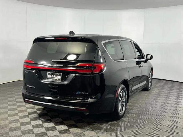 2025 Chrysler Pacifica Hybrid Select