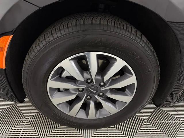 2025 Chrysler Pacifica Hybrid Select