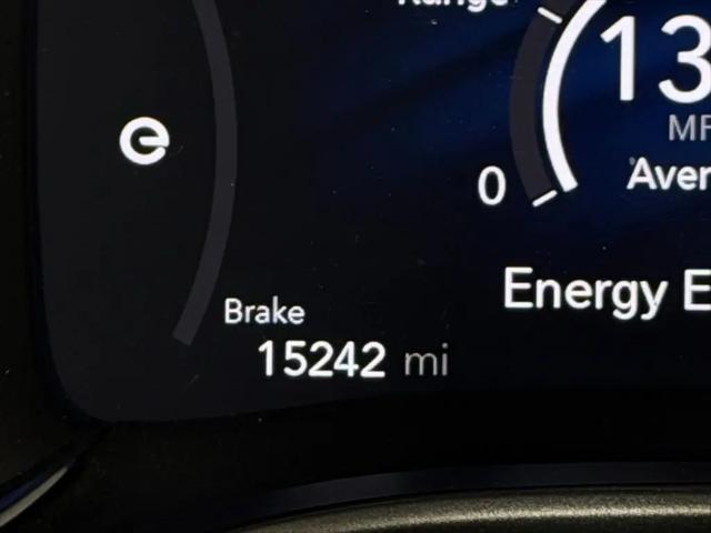 2025 Chrysler Pacifica Hybrid Select