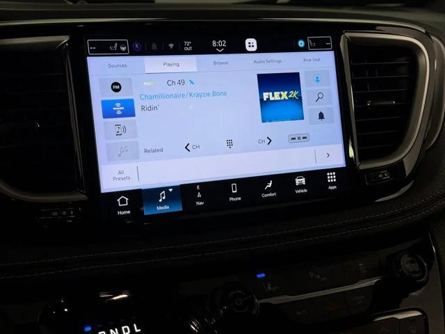 2025 Chrysler Pacifica Hybrid Select