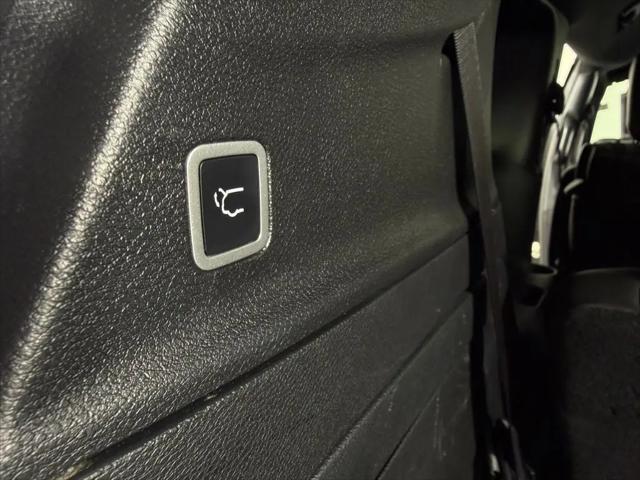 2025 Chrysler Pacifica Hybrid Select