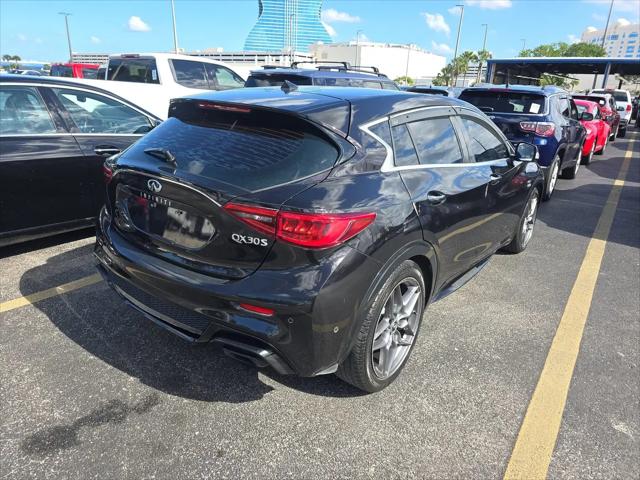 2017 INFINITI QX30 Sport