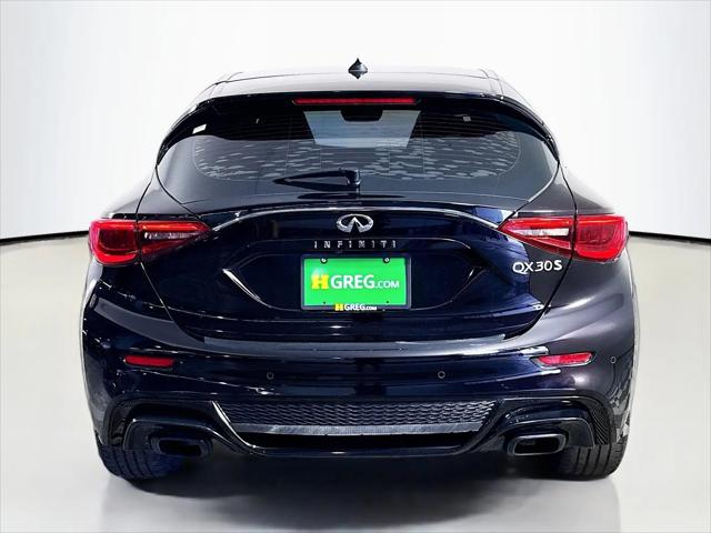 2017 INFINITI QX30 Sport