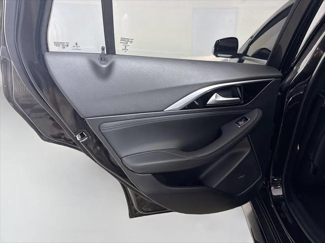 2017 INFINITI QX30 Sport