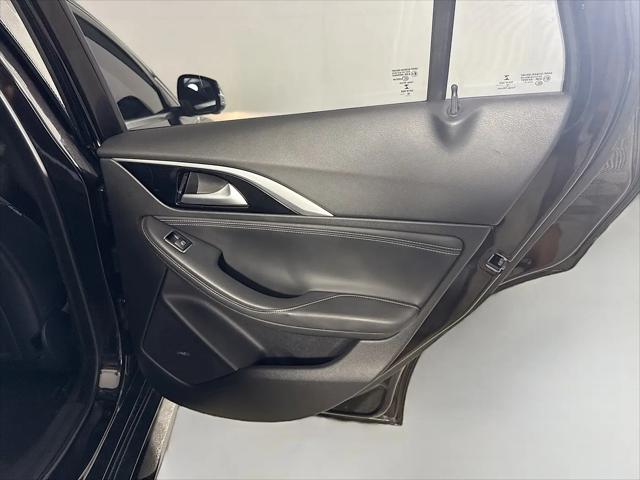 2017 INFINITI QX30 Sport