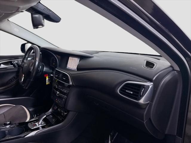 2017 INFINITI QX30 Sport