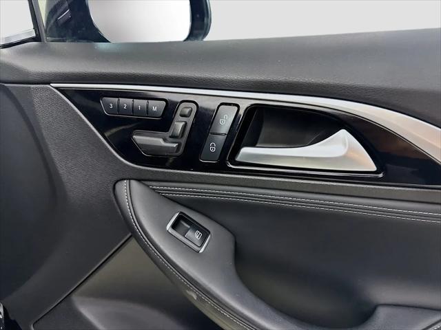 2017 INFINITI QX30 Sport