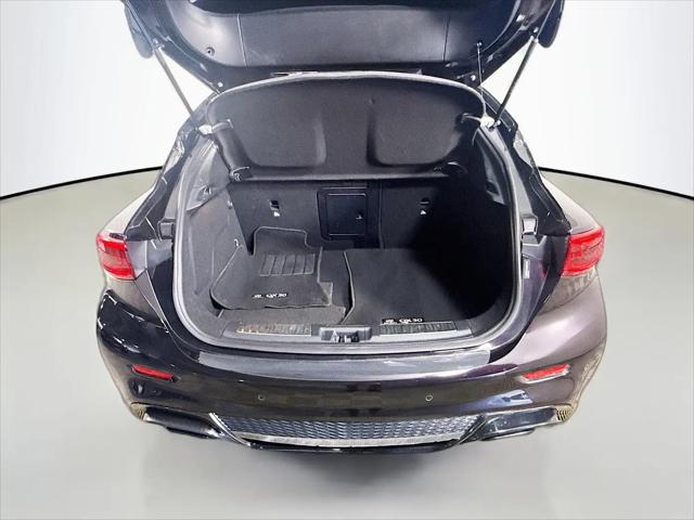2017 INFINITI QX30 Sport