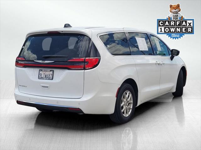 2025 Chrysler Pacifica Select