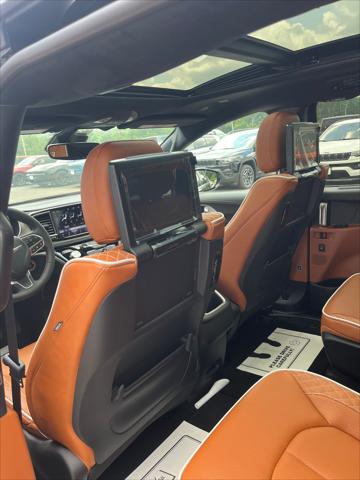 2026 Chrysler Pacifica Pinnacle AWD