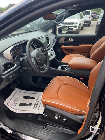 2026 Chrysler Pacifica Pinnacle AWD