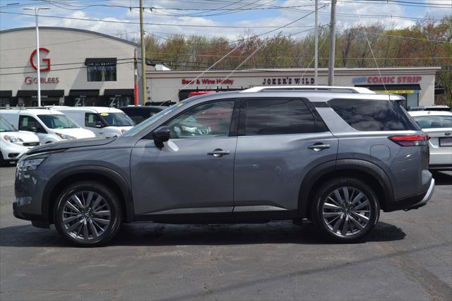 2022 Nissan Pathfinder SL 4WD