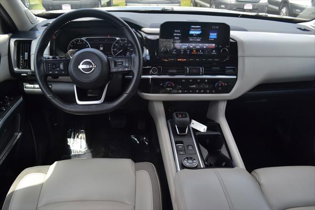 2022 Nissan Pathfinder SL 4WD