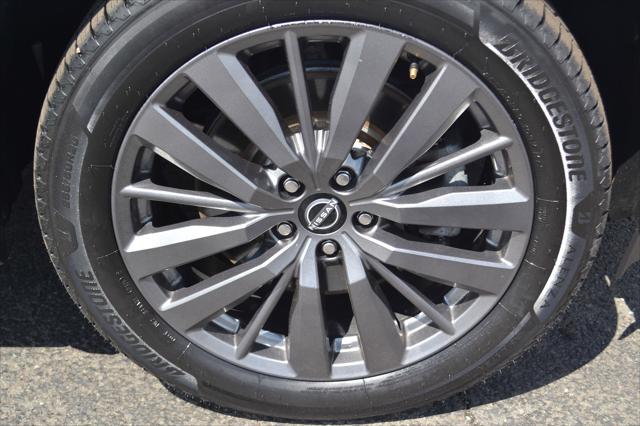 2022 Nissan Pathfinder SL 4WD