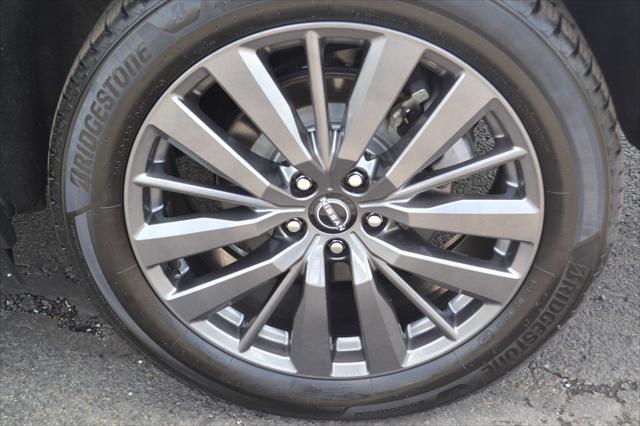 2022 Nissan Pathfinder SL 4WD