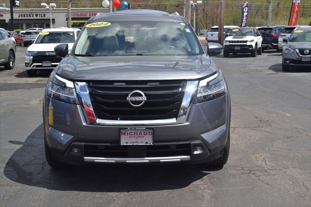 2022 Nissan Pathfinder SL 4WD