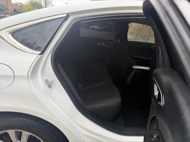 2016 Chrysler 200 Limited