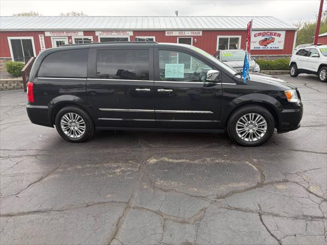 2016 Chrysler Town & Country Touring-L Anniversary Edition