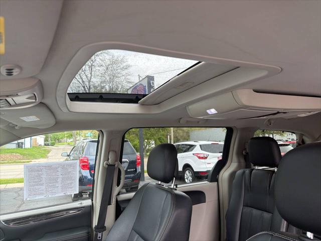 2016 Chrysler Town & Country Touring-L Anniversary Edition